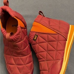 Teva Quilted Burgundy and Orange Slip-Ons